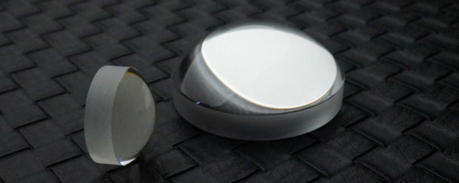 「非球面レンズ標準品 -廉価版-」ページにリンクされたトップスライド画像